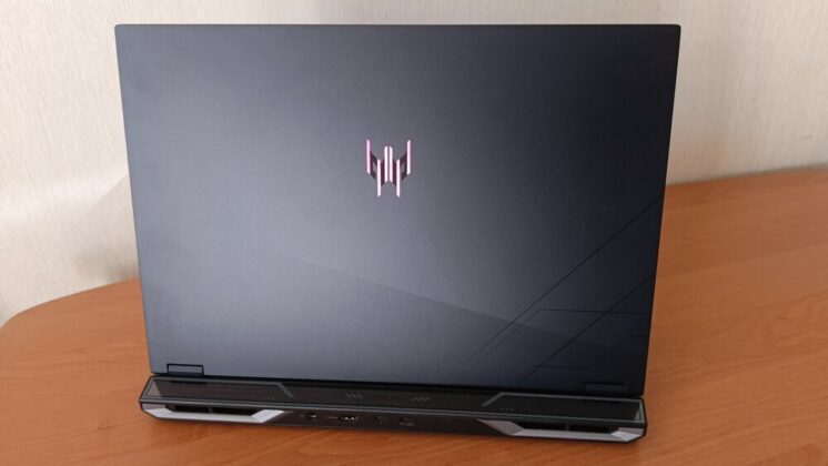 Acer Predator Helios Neo 18 AI