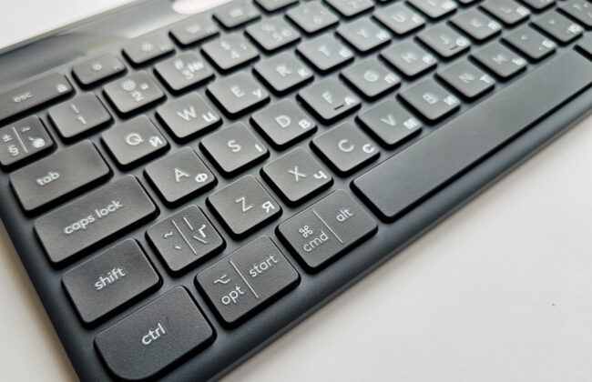 Logitech Signature Slim Solar+ K980
