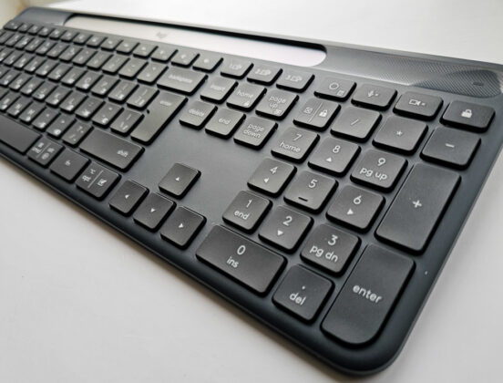 Logitech Signature Slim Solar+ K980
