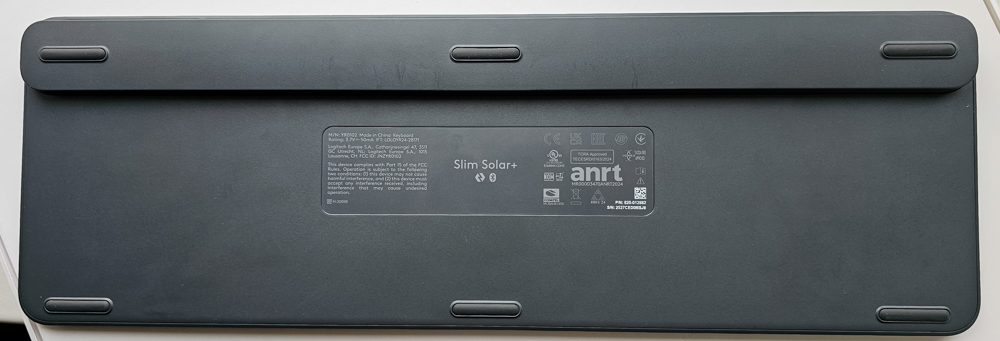 Logitech Signature Slim Solar+ K980 Logitech Signature Slim Solar+ K980