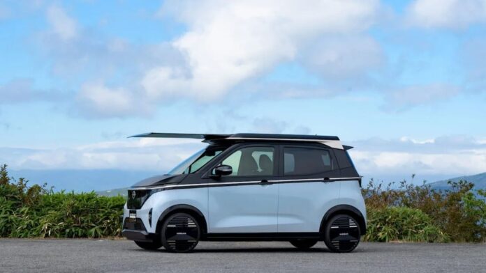 Nissan AO-Solar Extender