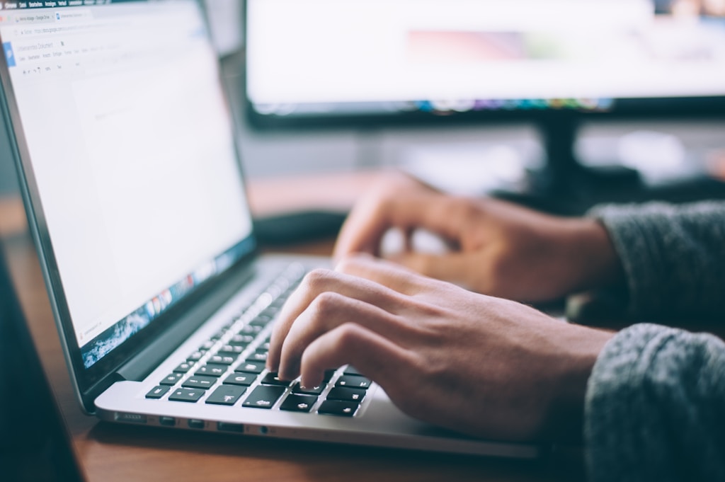 Czym właściwie jest system CRM i dlaczego stał się niezbędny w biznesie?