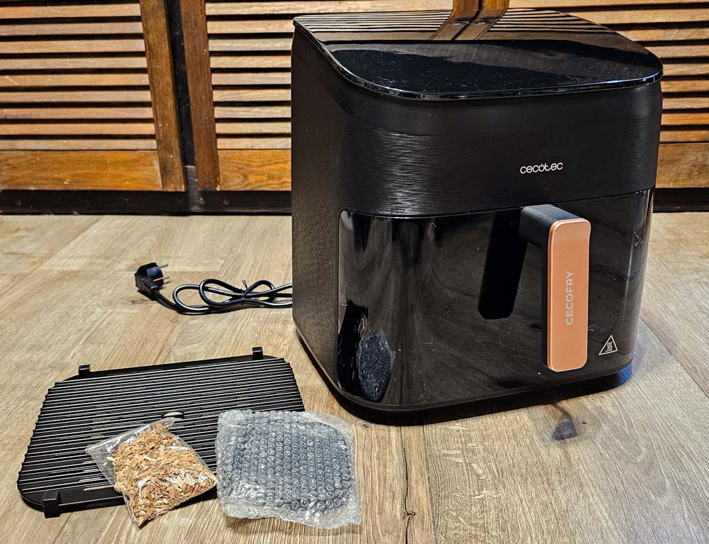 CECOTEC Cecofry&Grill Smokin 8500 - What in the box CECOTEC Cecofry&Grill Smokin 8500 - What in the box