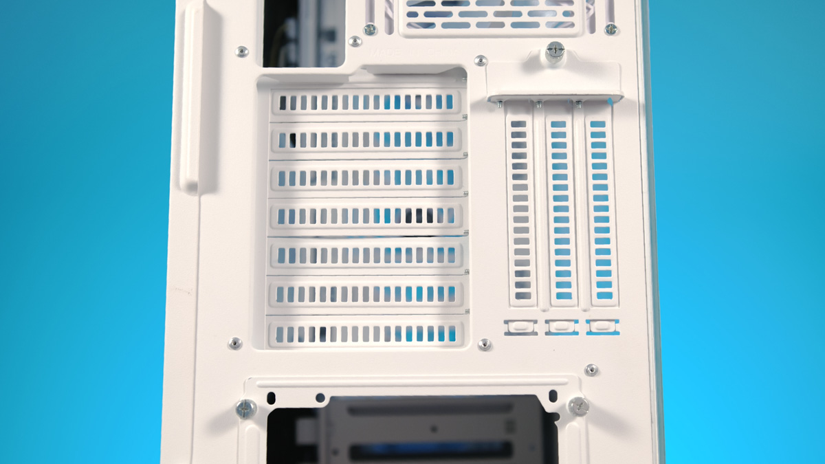 Zalman Z9 Iceberg MS Case Review: Unique Where It Matters - Root