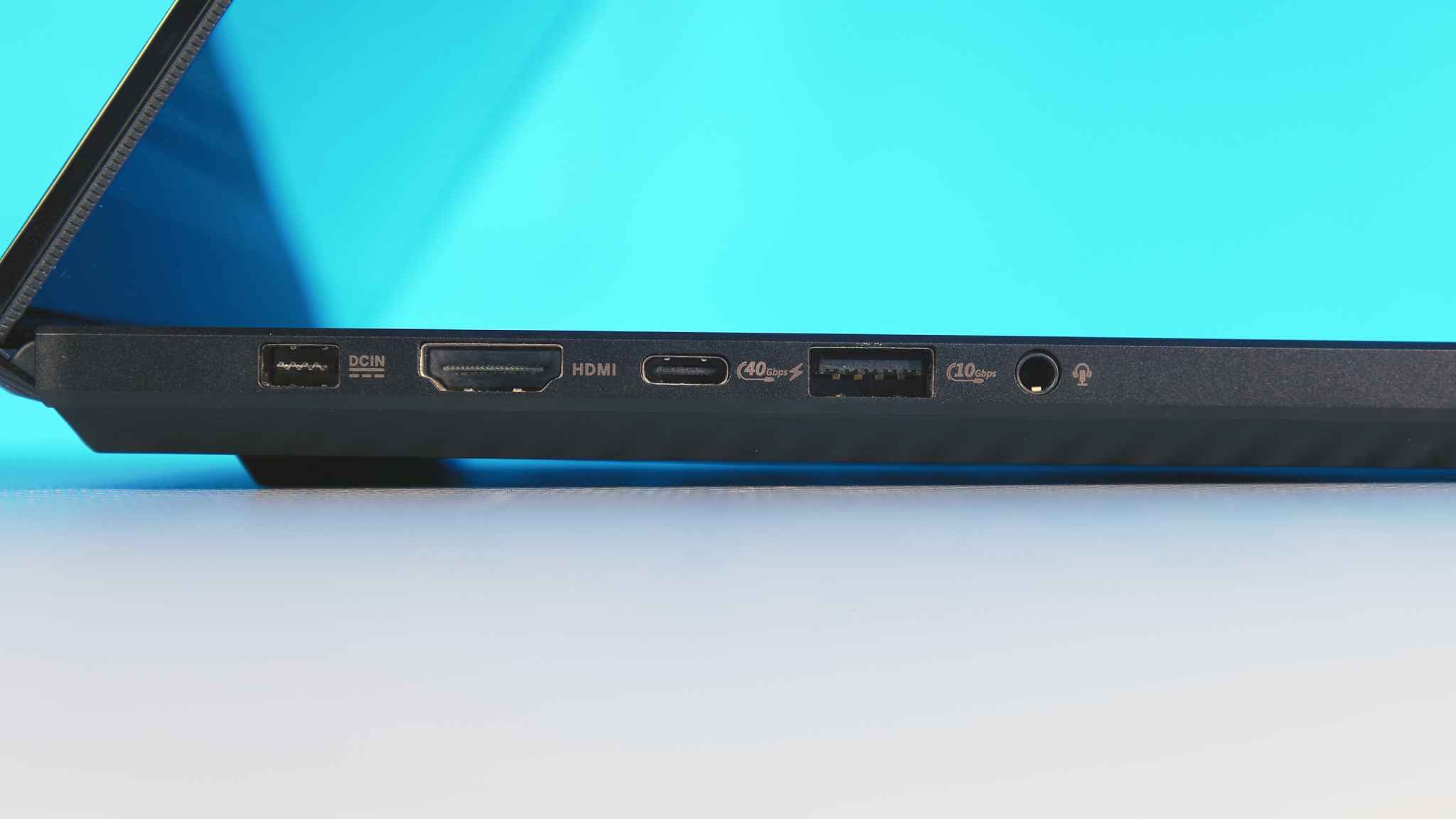 ASUS ProArt P16 H7606 ASUS ProArt P16 H7606