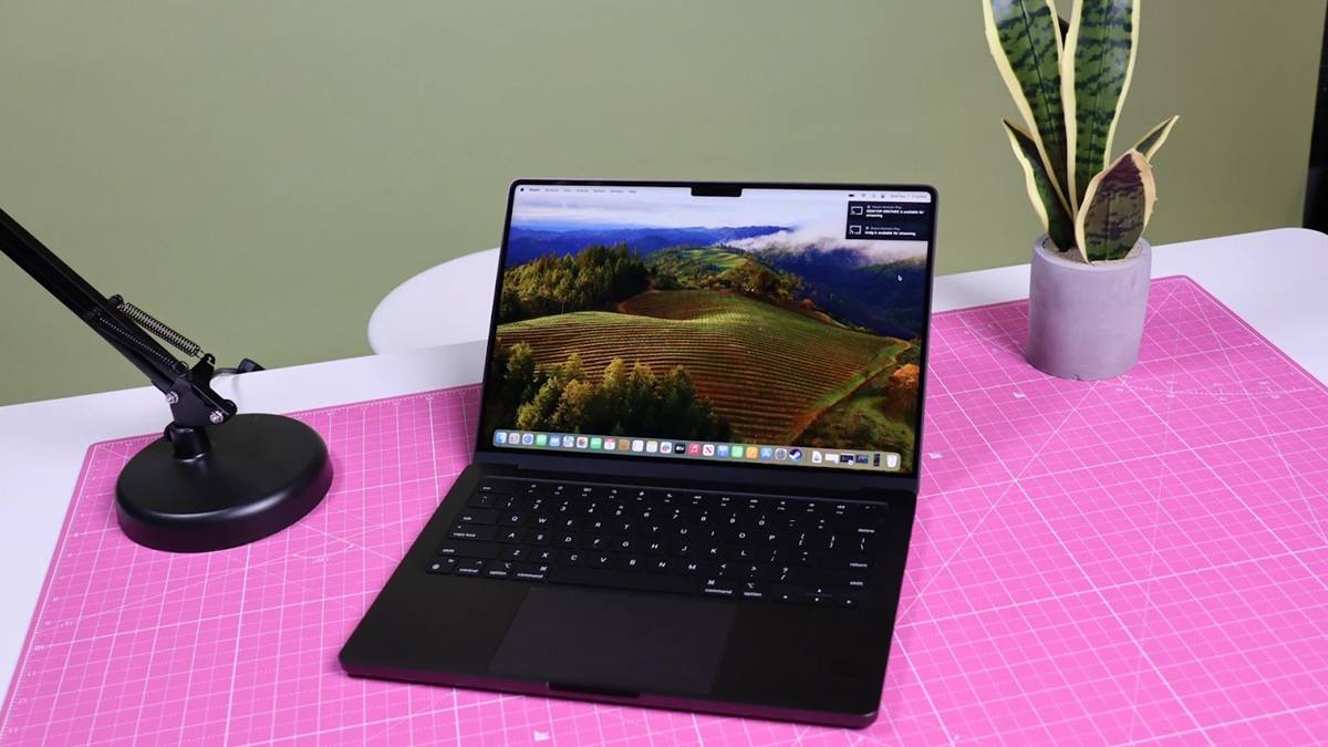 MacBook для профессионала: какая модель и конфигурация нужна именно вам MacBook для профессионала: какая модель и конфигурация нужна именно вам