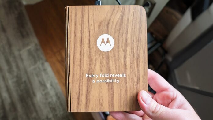 Motorola 'lamp' invite