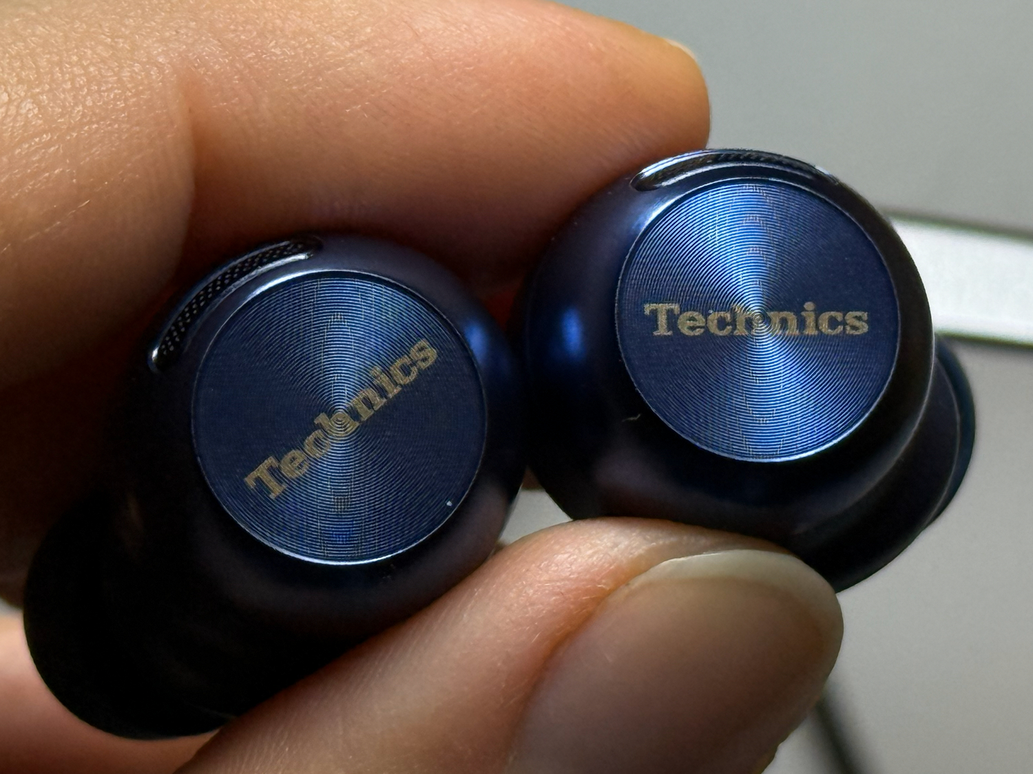 Technics AZ100 review: perfect silence, perfect sound - Root