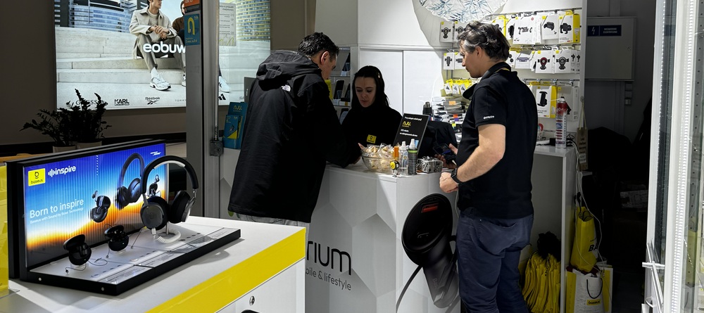 Компанія Baseus відкрила свій перший офіційний магазин Teletorium у Польщі Компанія Baseus відкрила свій перший офіційний магазин Teletorium у Польщі