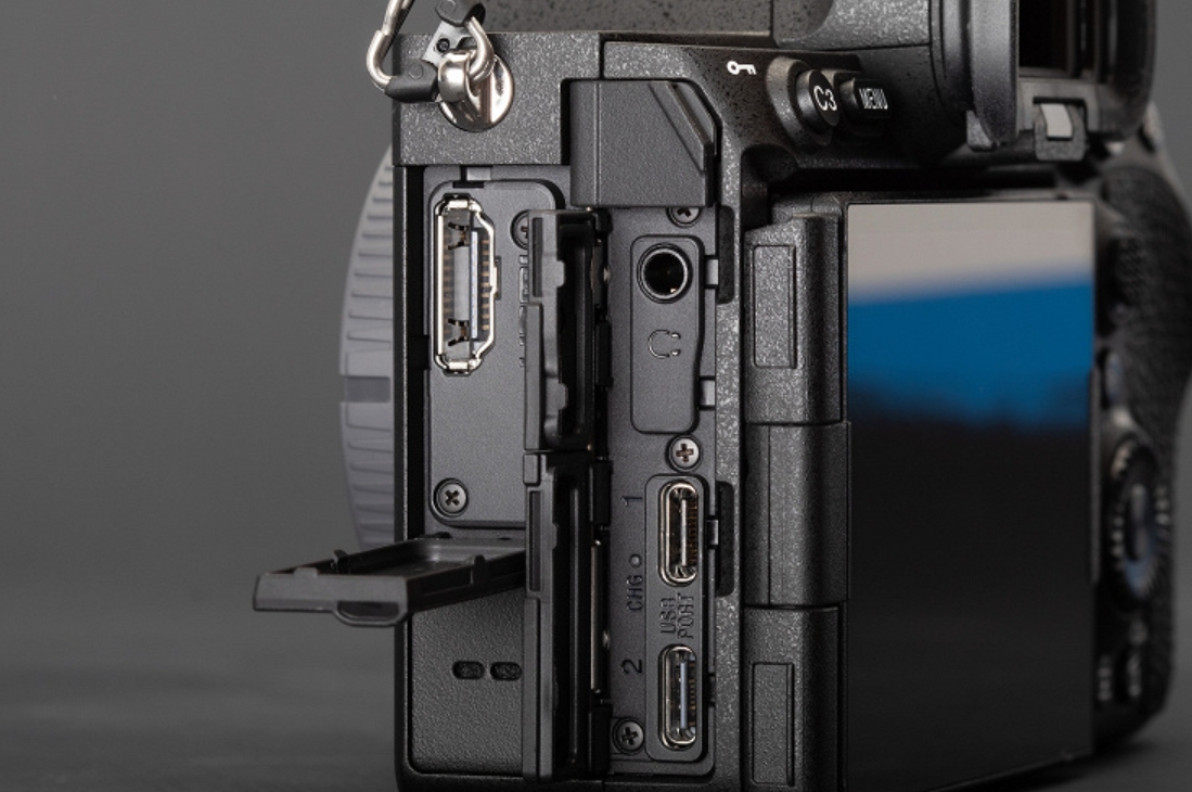 Sony Alpha 7 V (ILCE 7M5)