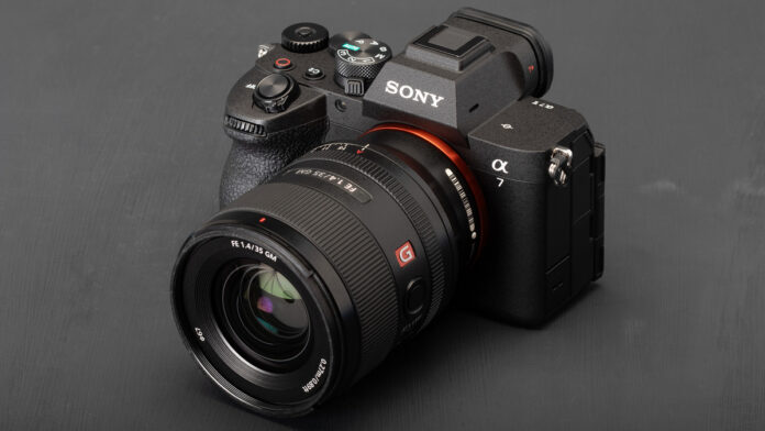 Sony Alpha 7 V (ILCE 7M5)
