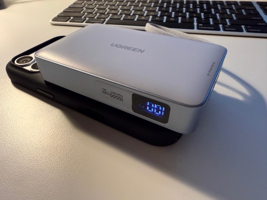 Стенд та пауербанк Ugreen: MagFlow 2-in-1 Wireless Charger та MagFlow Magnetic Power Bank Стенд та пауербанк Ugreen: MagFlow 2-in-1 Wireless Charger та MagFlow Magnetic Power Bank