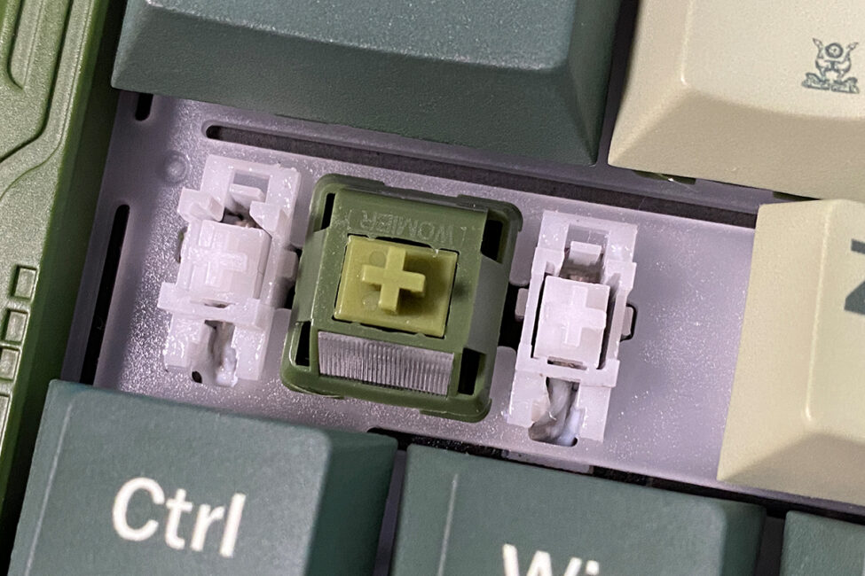 Womier ERA75