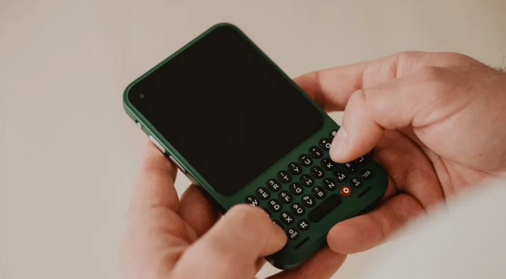 Clicks Communicator