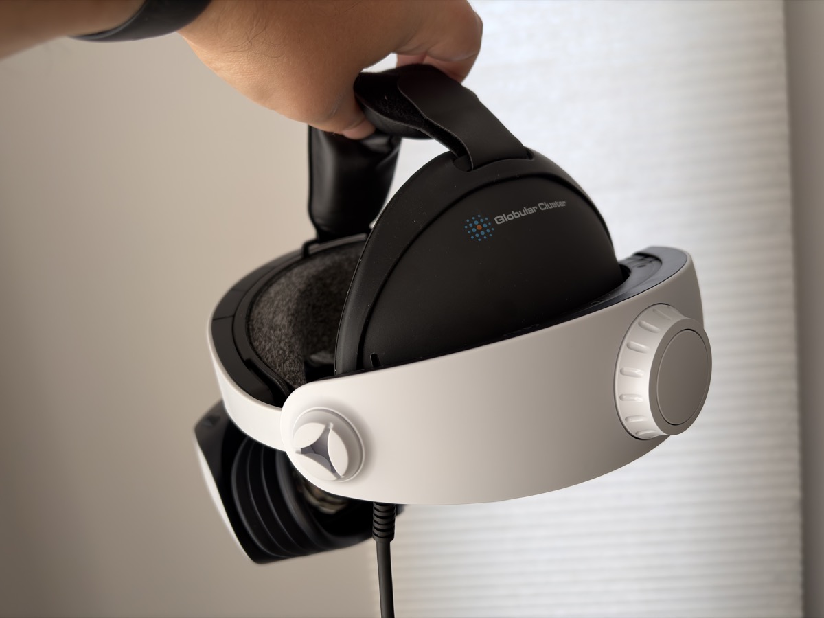 PSVR2, Completed: Globular Cluster's Accessory Ecosystem Review