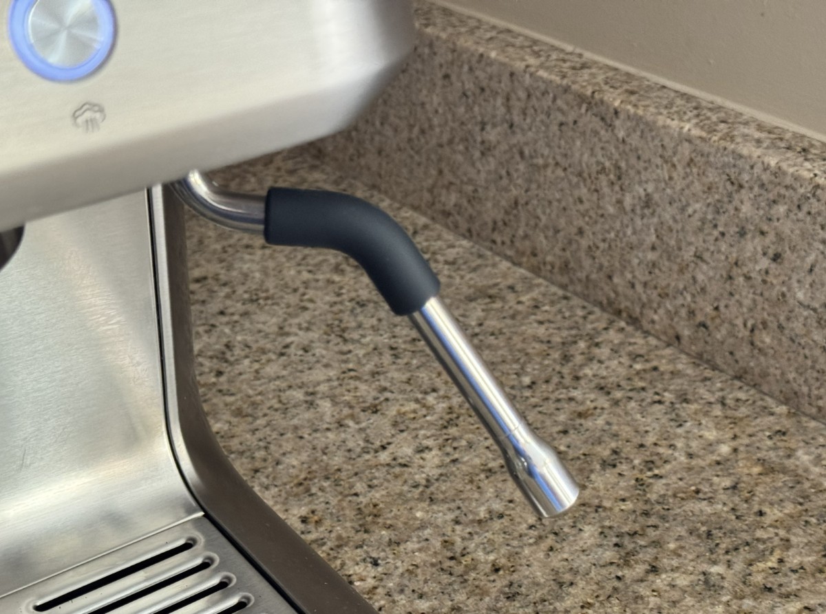 Steam wand of the Casabrews Ultra espresso machine Steam wand of the Casabrews Ultra espresso machine