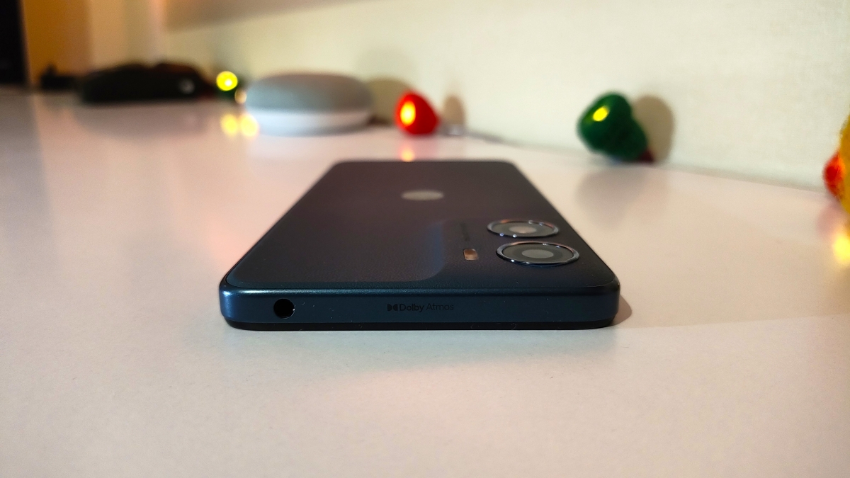 Motorola Moto G06 Power top edge