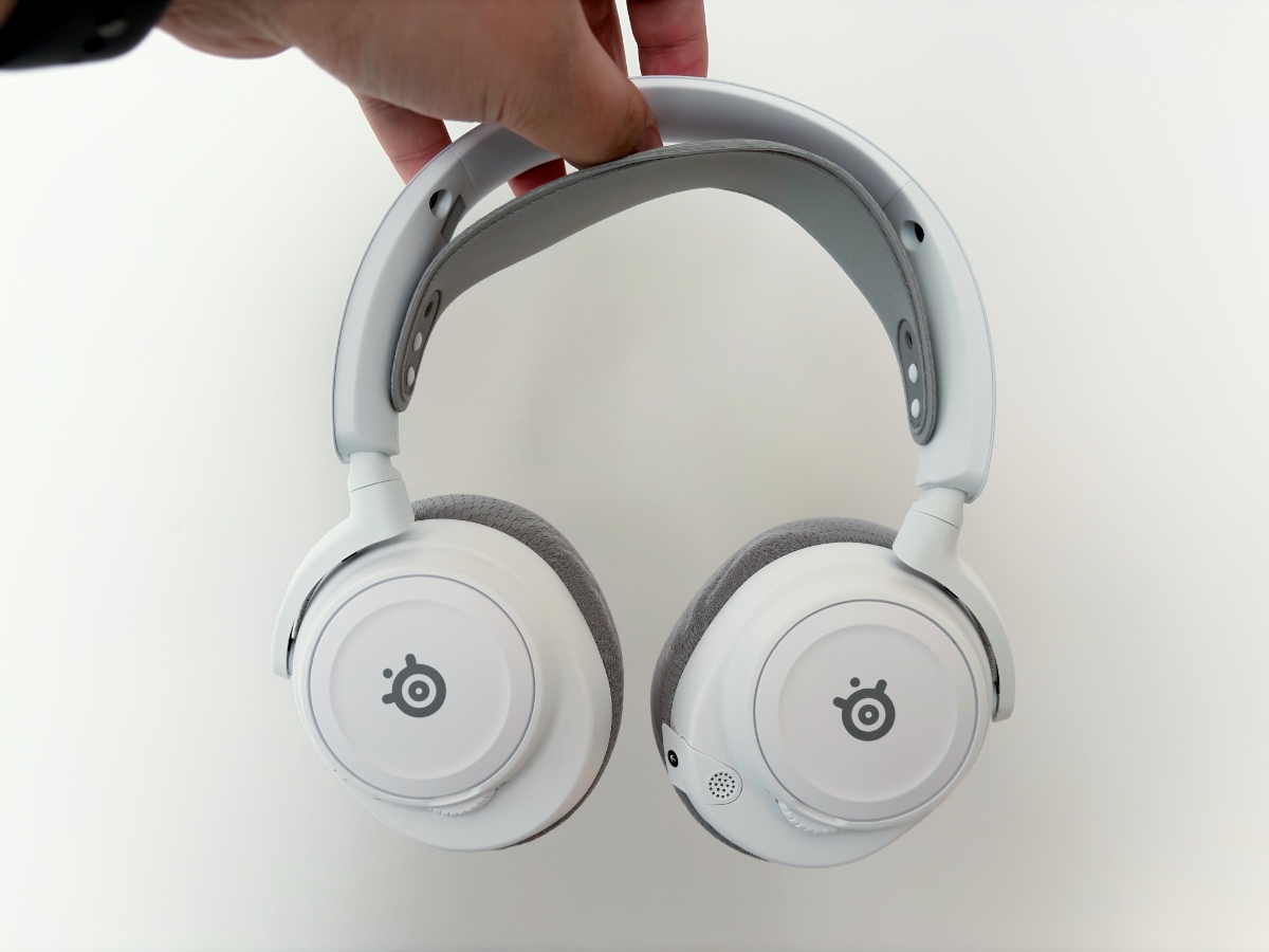 SteelSeries Arctis Nova 7X Gen 2 review: The King Of Compatibility