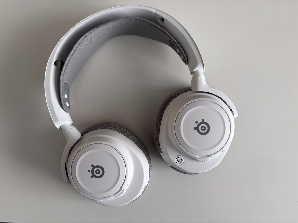 SteelSeries Arctis Nova 7X Gen 2 review: The King Of Compatibility