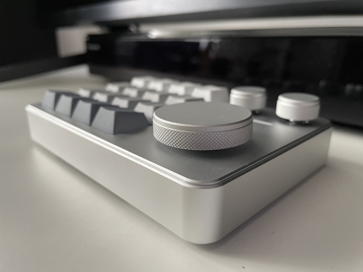 KiiBOOM Cybrix 16 Review: A Premium Macropad for Power Users