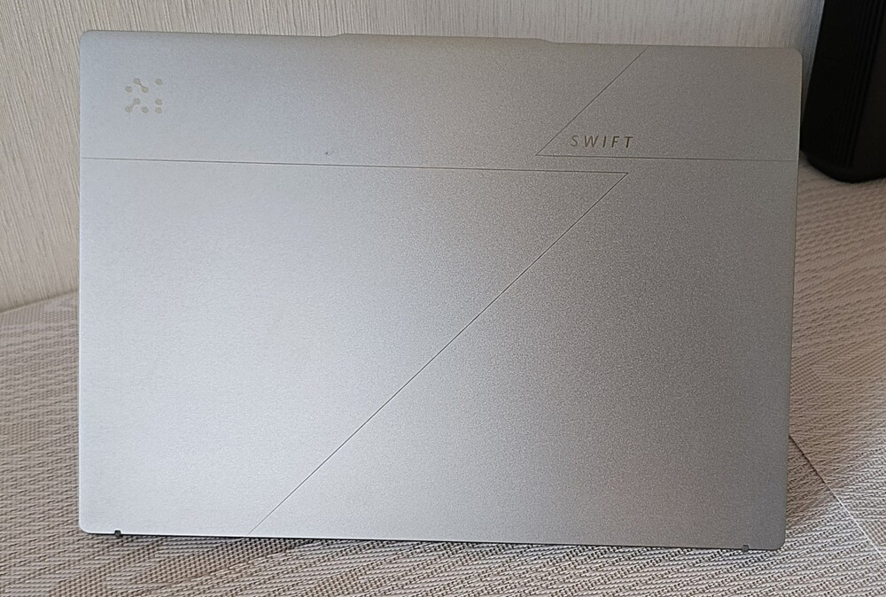 Acer Swift Go 14 AI Acer Swift Go 14 AI