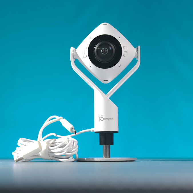 j5create JVCU360 Review: A Competent Office Webcam - Root-Nation.com