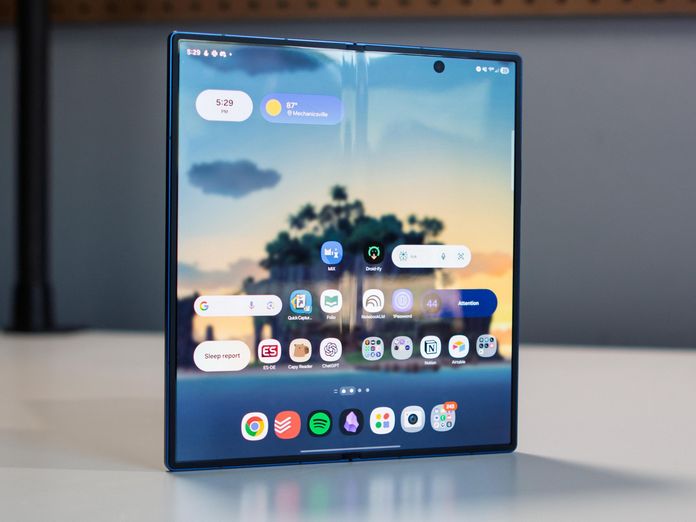 Samsung Galaxy Fold 8 Wide