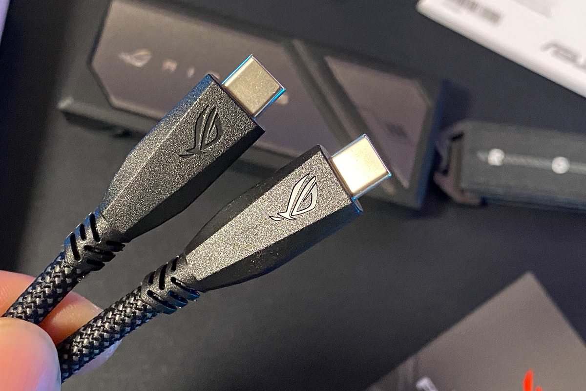 ASUS ROG Strix Aiolos