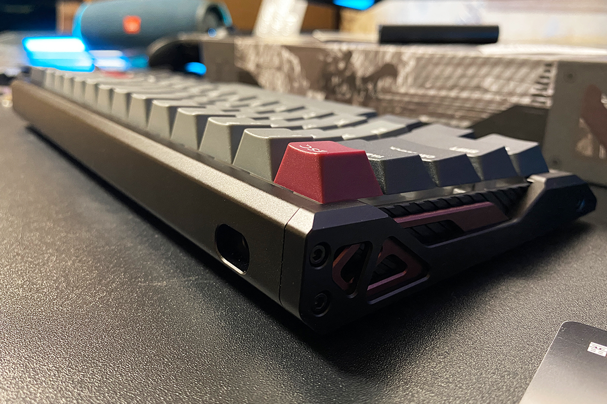 IQUNIX EV63