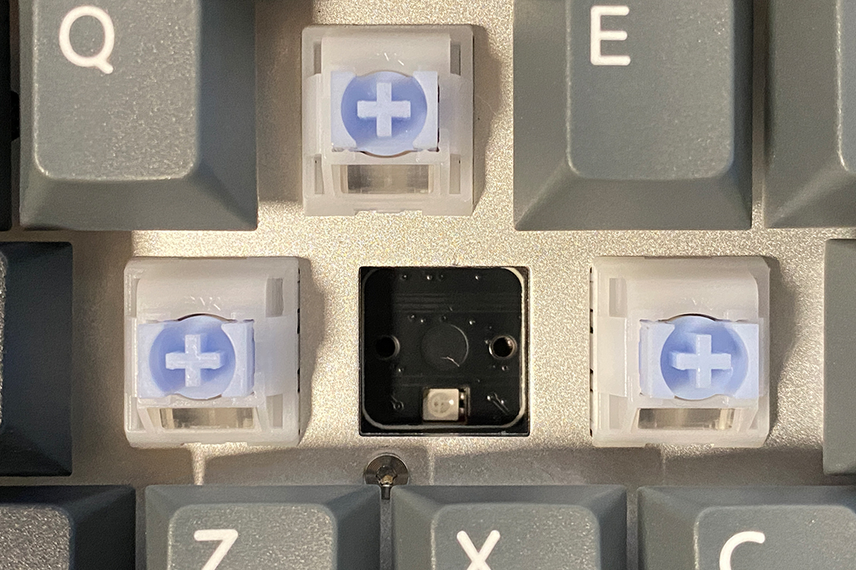 IQUNIX EV63
