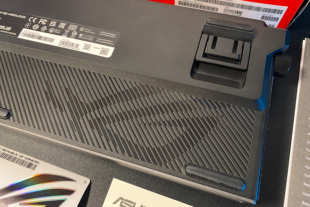 ASUS ROG Strix Morph 96 Wireless