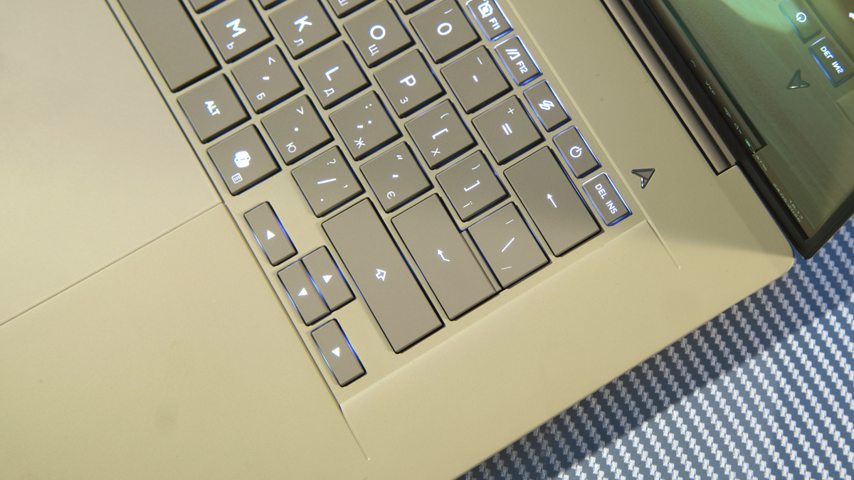 ASUS Zenbook A16 UX3607