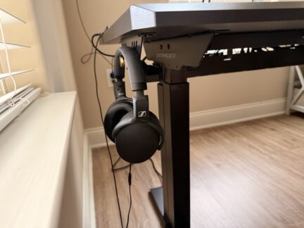 DXRacer Tidal XL headphone hanger