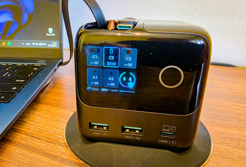JOYROOM PODIX 140W 5-Port Desktop GaN Charger