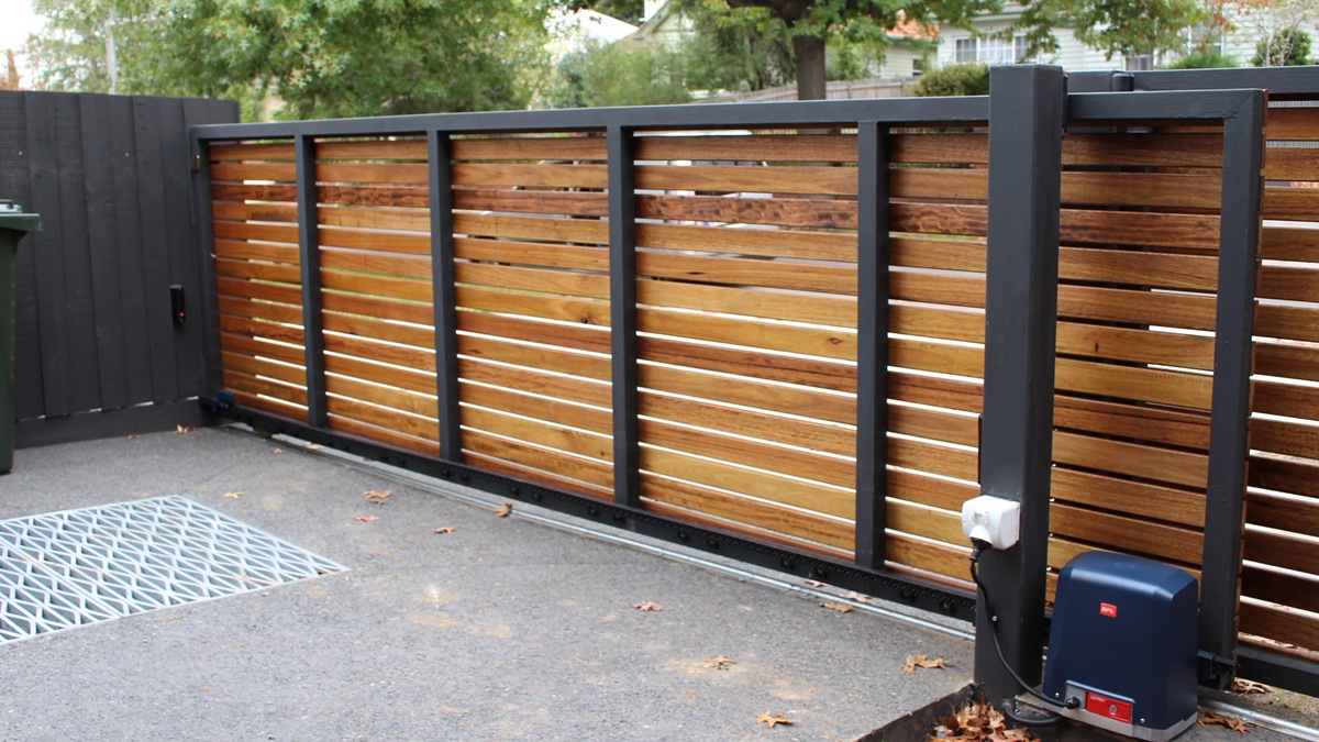 sliding gate