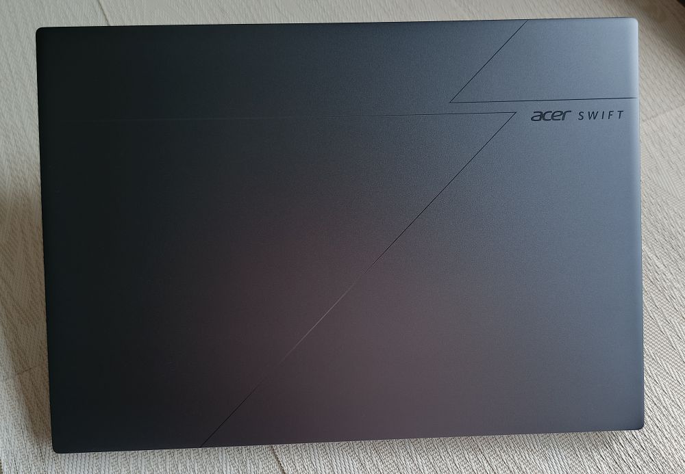 Acer Swift Go 16 AI Acer Swift Go 16 AI