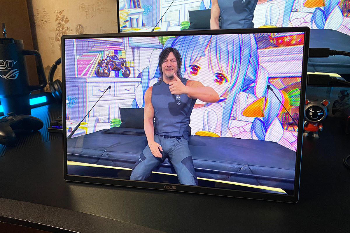 ASUS ZenScreen OLED MQ16FC
