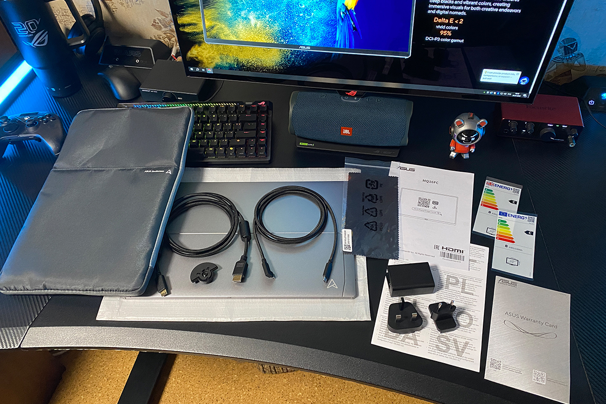 ASUS ZenScreen OLED MQ16FC