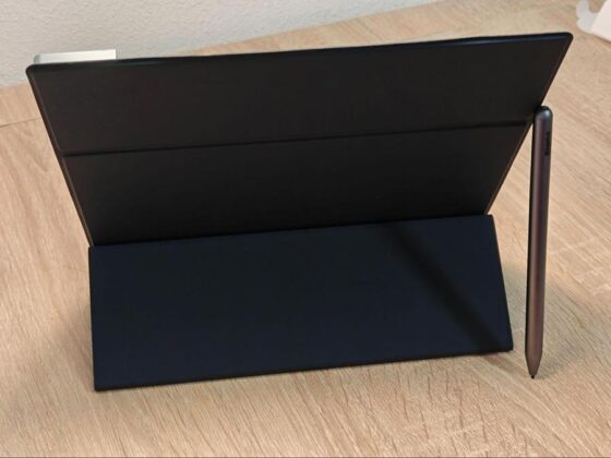 Bigme B10 — Cover