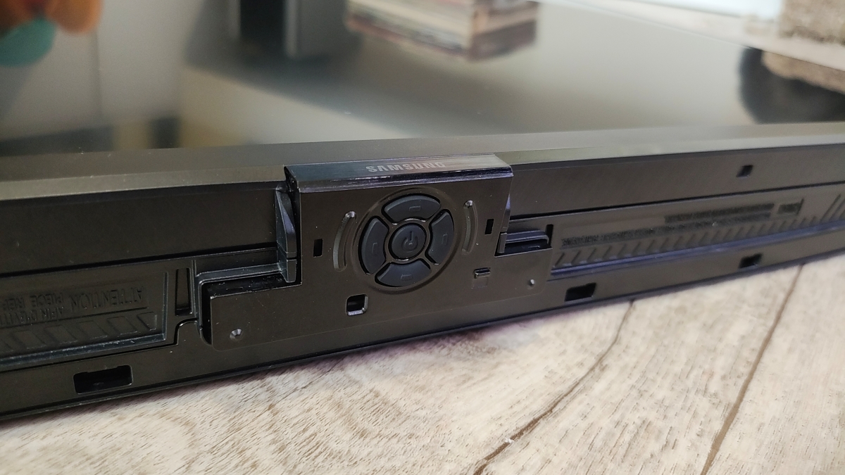 Control button on the Samsung Odyssey G7 G70F monitor