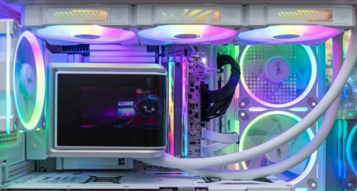 ASUS ROG Ryuo IV 360 ARGB White Edition ASUS ROG Ryuo IV 360 ARGB White Edition