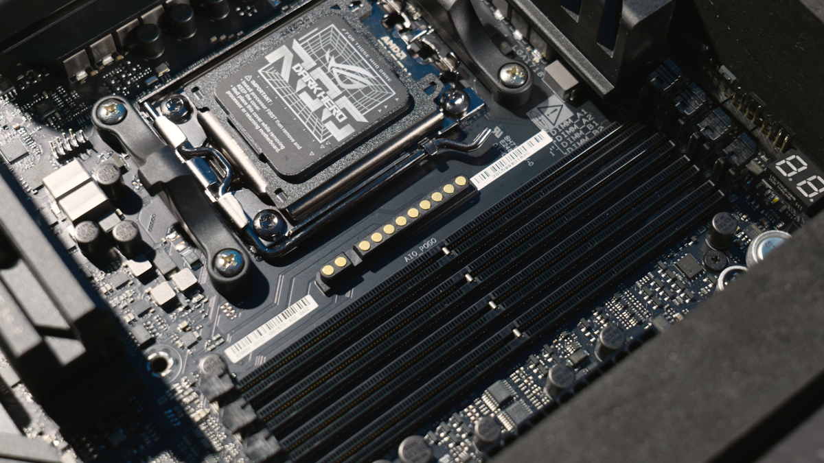 ASUS ROG STRIX SLC IV 360 AGB ASUS ROG STRIX SLC IV 360 AGB LCD