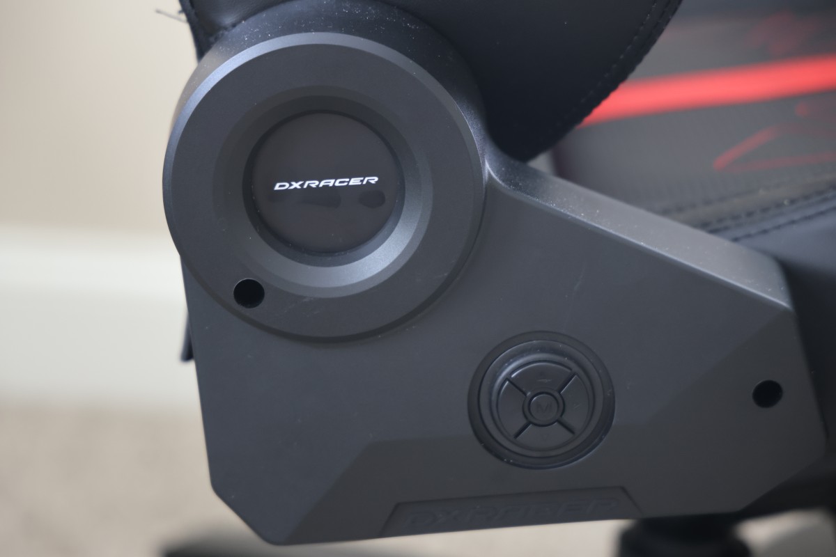 DXRacer Martian Pro XL integrated lumbar support adjustment controls