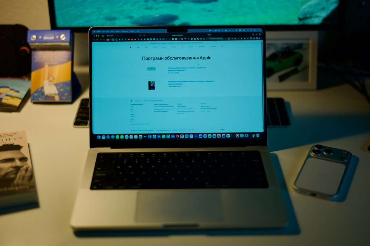 Apple iPhone 17 Pro і MacBook Pro 14 Apple iPhone 17 Pro і MacBook Pro 14