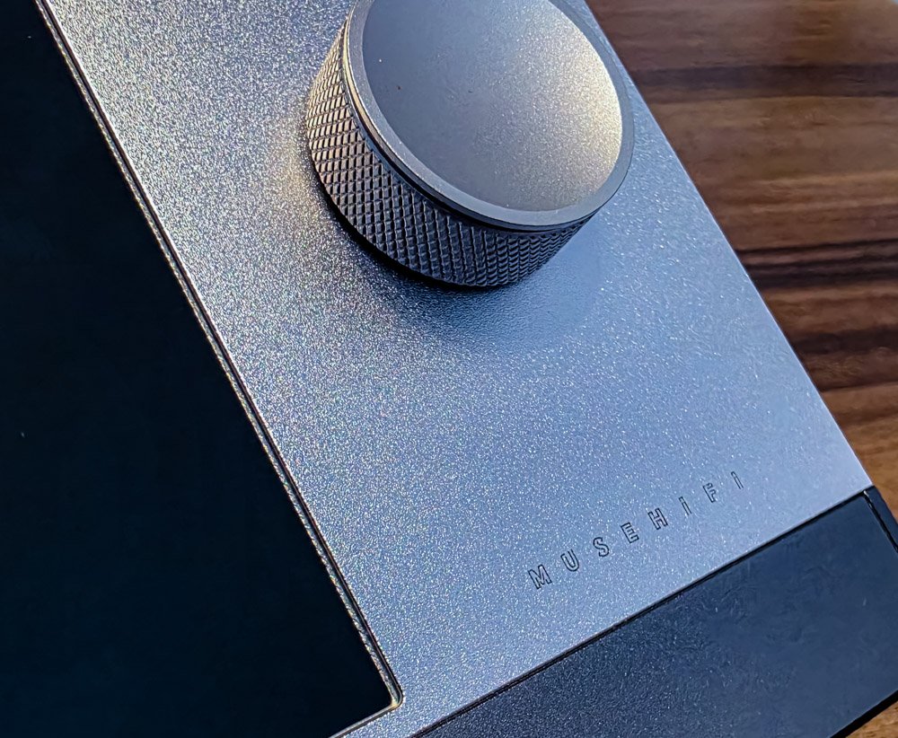 Дисплей MuseHiFi Muse 300 під кутом Нахилений 5-дюймовий дисплей MuseHiFi Muse 300