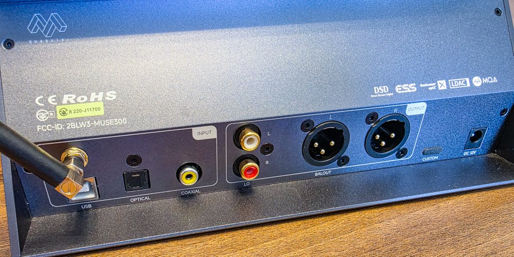 Задня панель MuseHiFi Muse 300 Роз’єми та порти на задній панелі MuseHiFi Muse 300