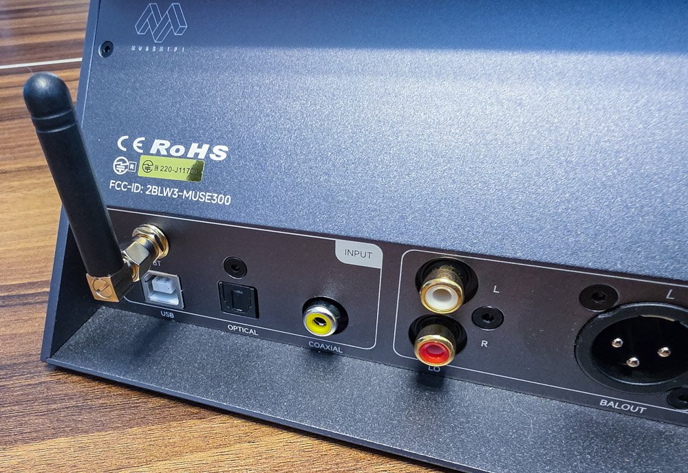 RCA та XLR виходи MuseHiFi Muse 300 Лінійні RCA та балансні XLR виходи MuseHiFi Muse 300
