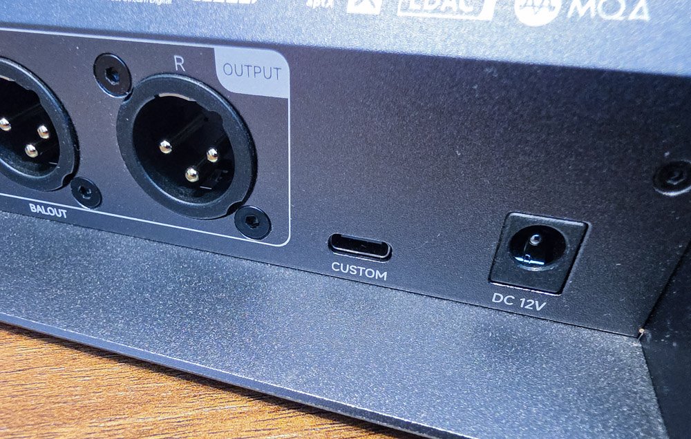 USB-порти MuseHiFi Muse 300 USB-B аудіовхід і сервісний USB-C MuseHiFi Muse 300