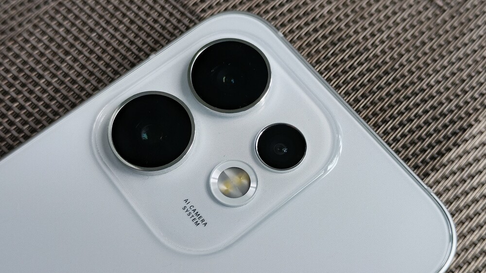 OPPO Reno16