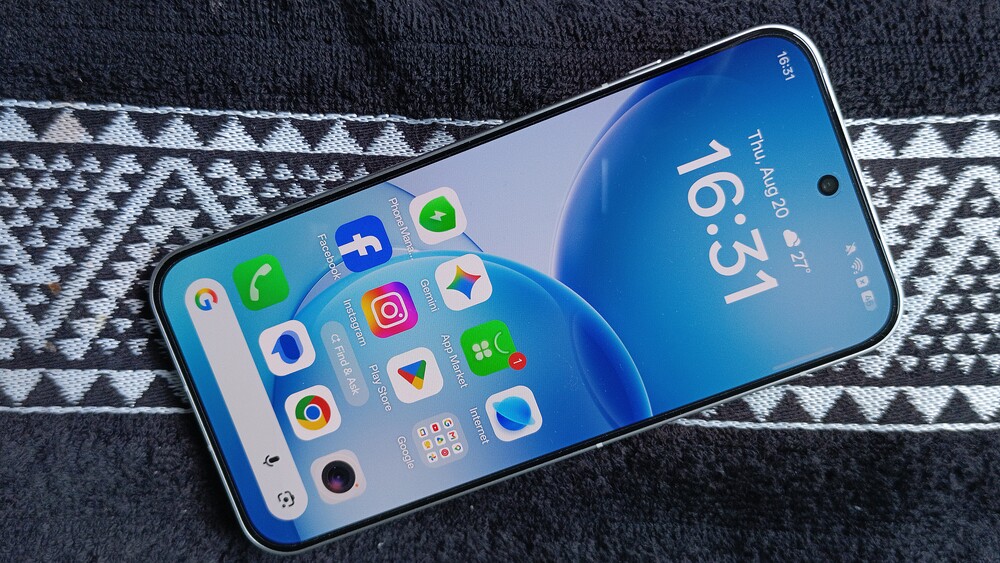 OPPO Reno16